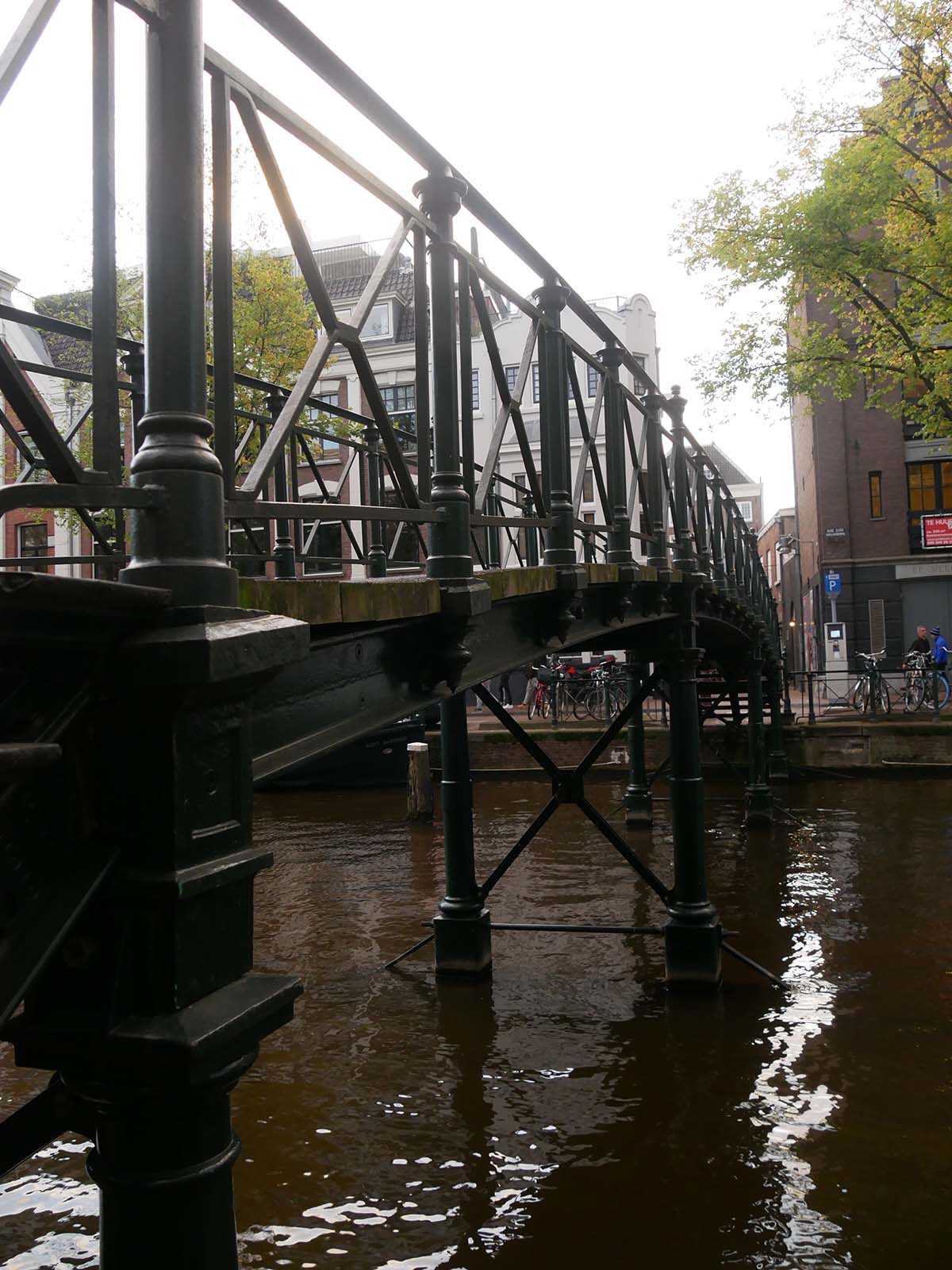 ^アムステルダム階段、橋のデッキ