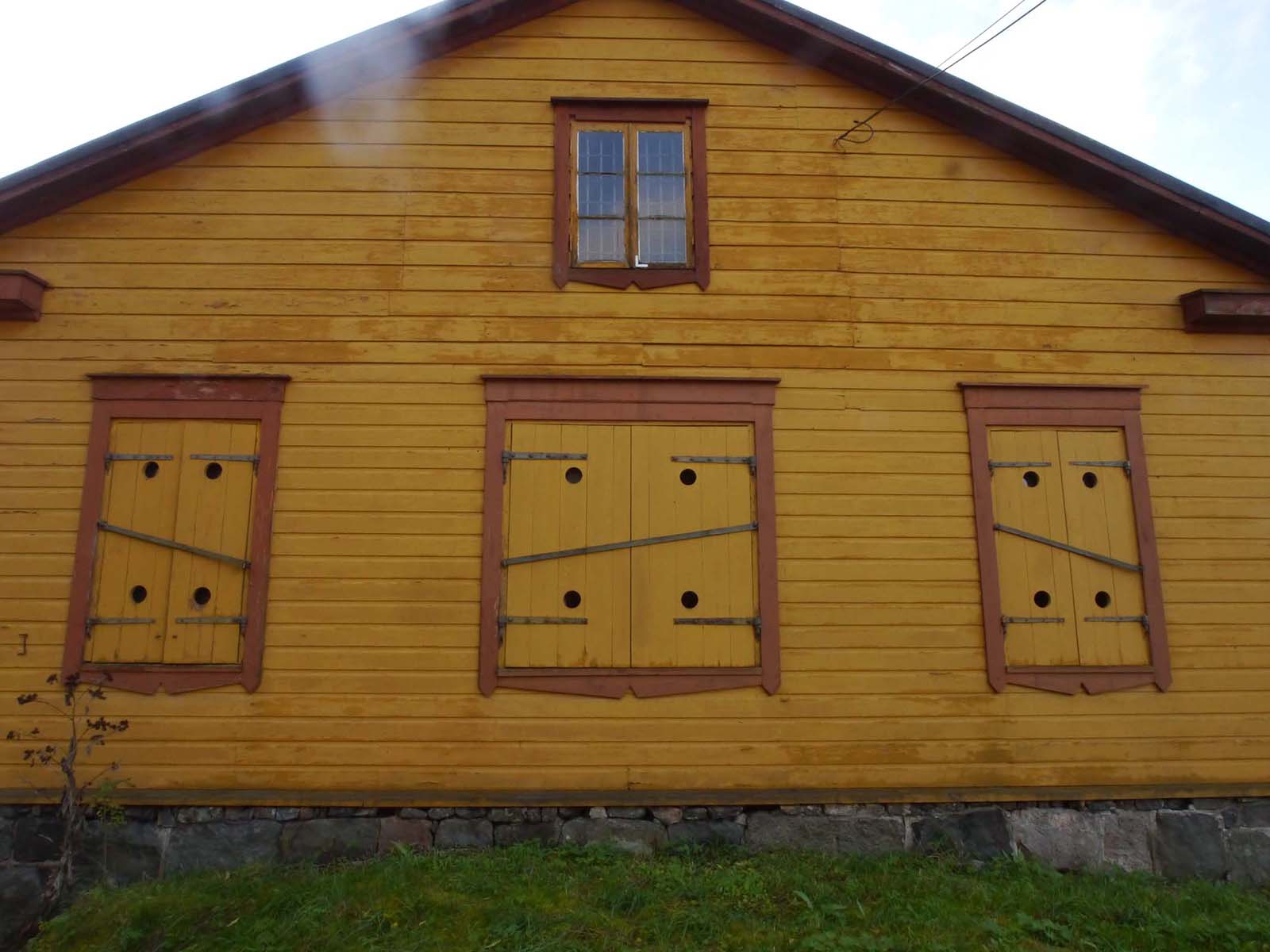 窓周り、窓枠は木製-フィンランド