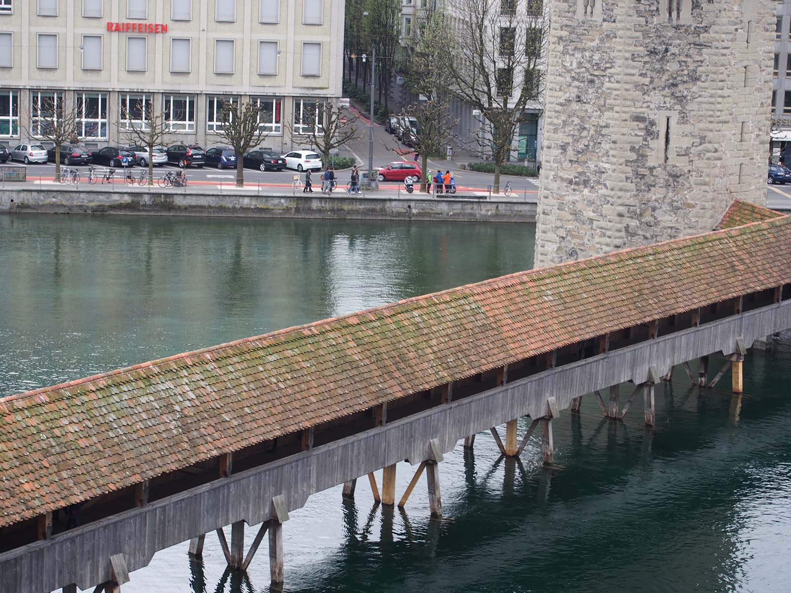 スイス　カペル橋　木造橋