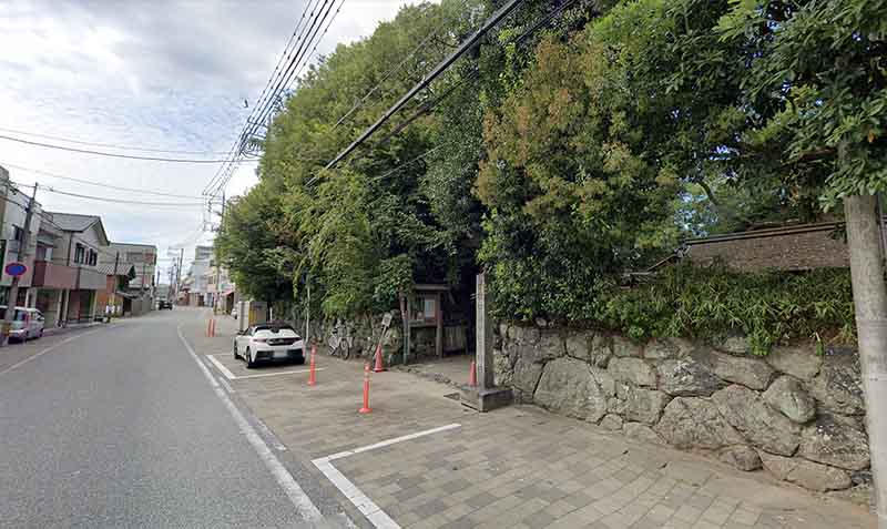 箕曲中松原神社の入口