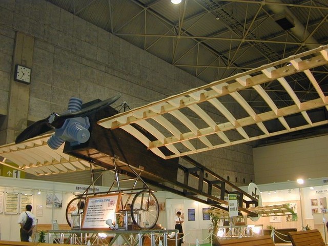 飛行機とウッドデッキ/中川木材産業